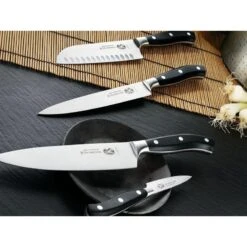 Couteau Santoku Alvéolé Victorinox Grand Maître Forgé 17cm POM 7 Couteau Santoku Alvéolé Victorinox Grand Maître Forgé 17cm POM -Couteaux Série Boutique couteau santoku alveole victorinox grand maitre forge 17cm pom 2